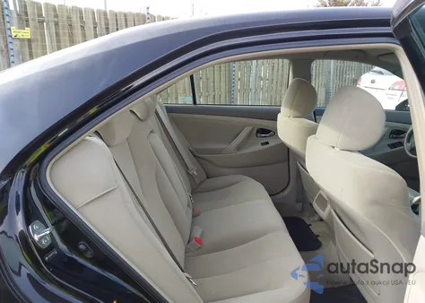 2007 Toyota Camry Le z USA, uszkodzony, nr VIN 4T1BE46K17U101721